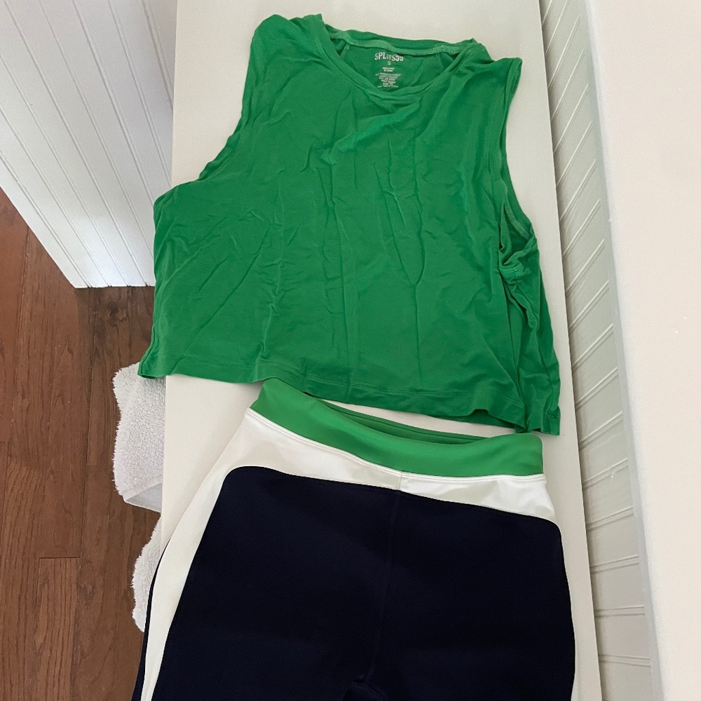 Splits 59 Crop shirt and matching leggings